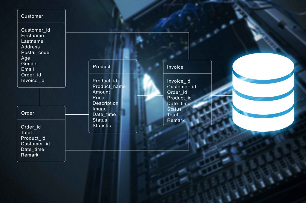 Diagrama ER de base de datos sobre un rack de servidores — cursos online