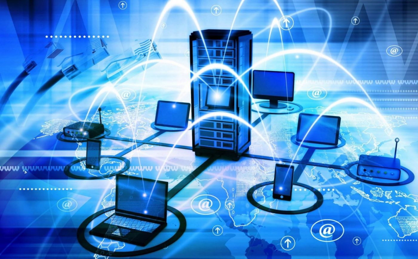 Servidor y dispositivos conectados en red, cursos online