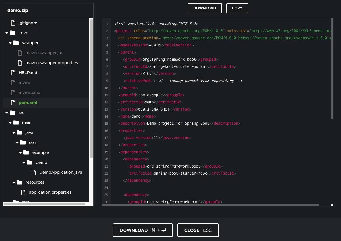 Editor de código oscuro mostrando pom.xml de Maven y árbol de proyecto (cursos online)
