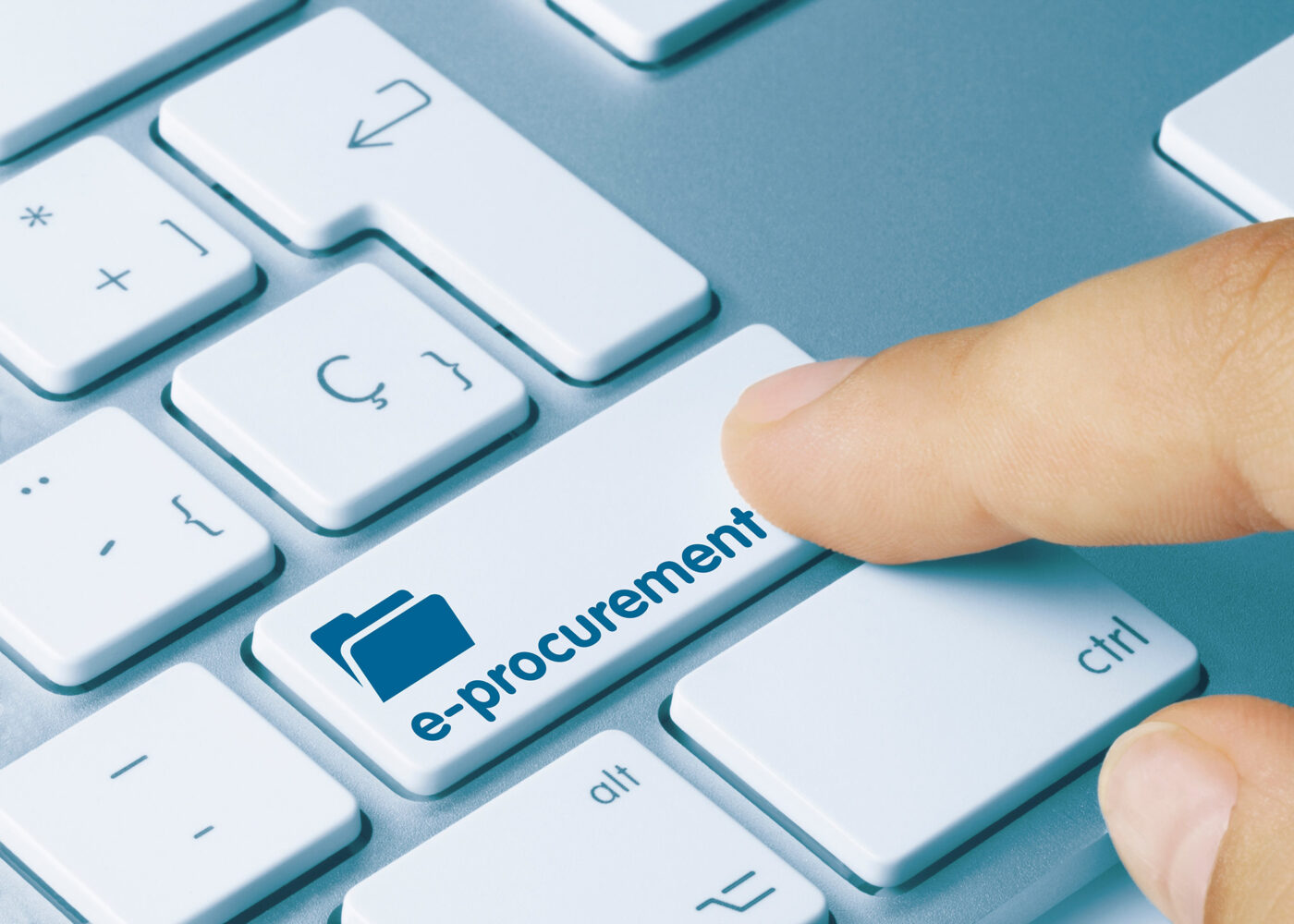 Tecla 'e-procurement' de teclado pulsada por un dedo, cursos online