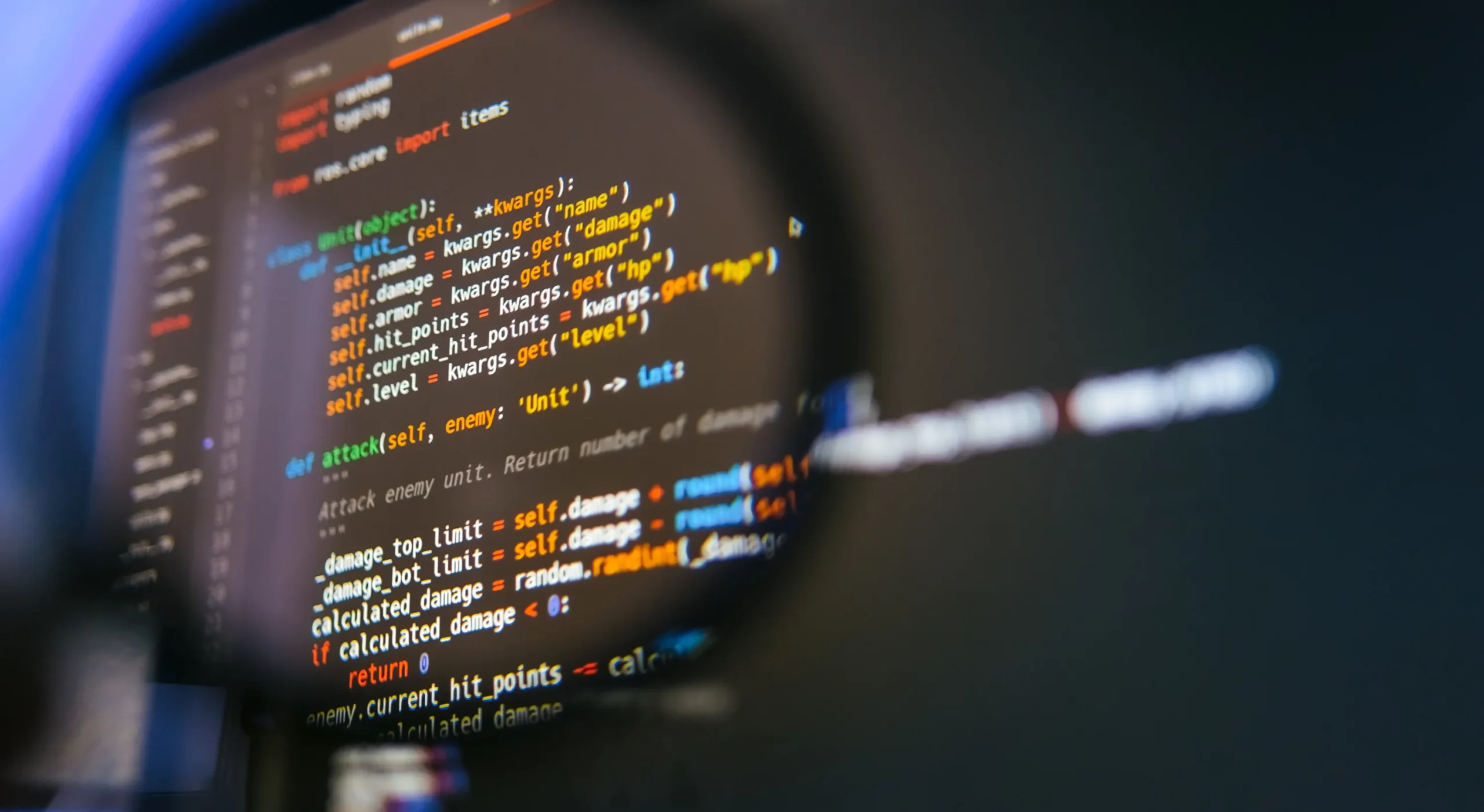 Código Python en pantalla con resaltado de sintaxis, cursos online